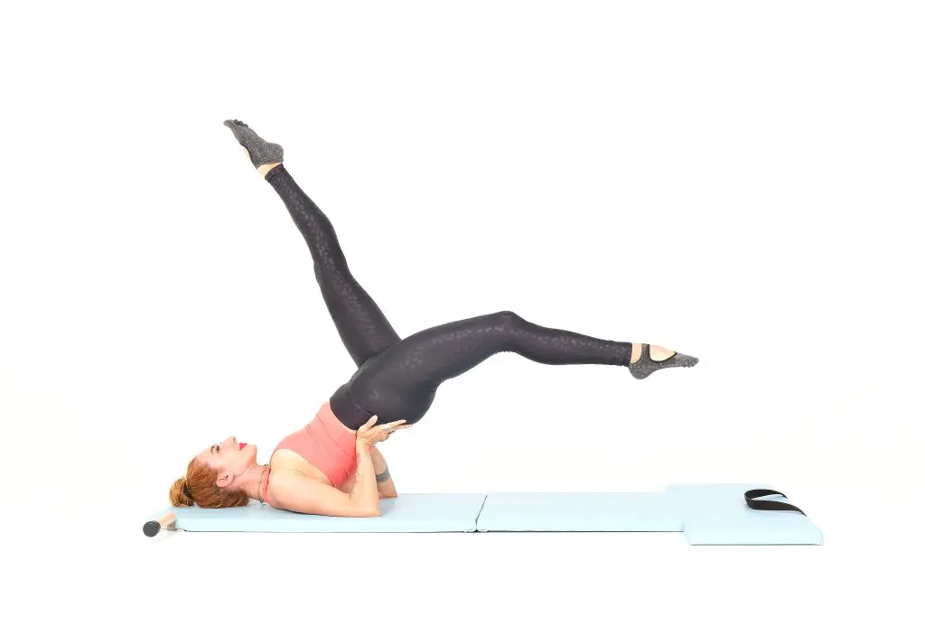 high bicycle on the mat online pilates classes