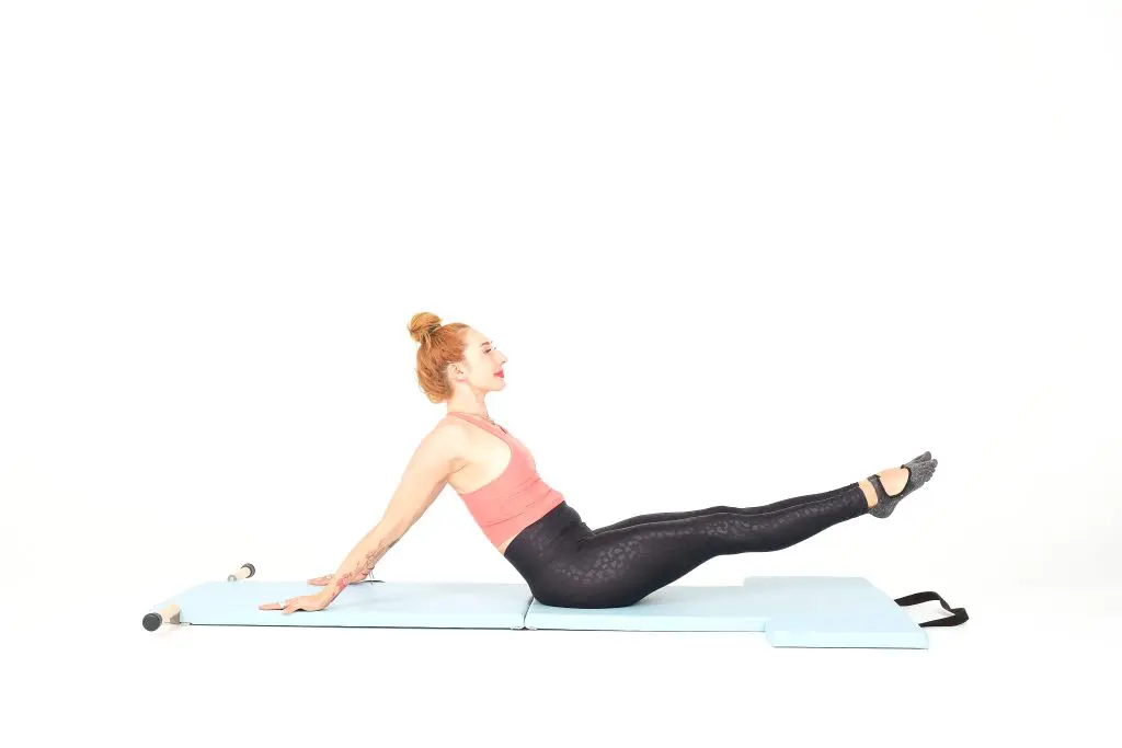 hip circles on the mat online pilates classes