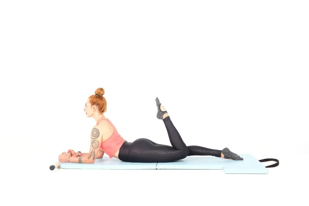 single leg kick on the mat online pilates classes