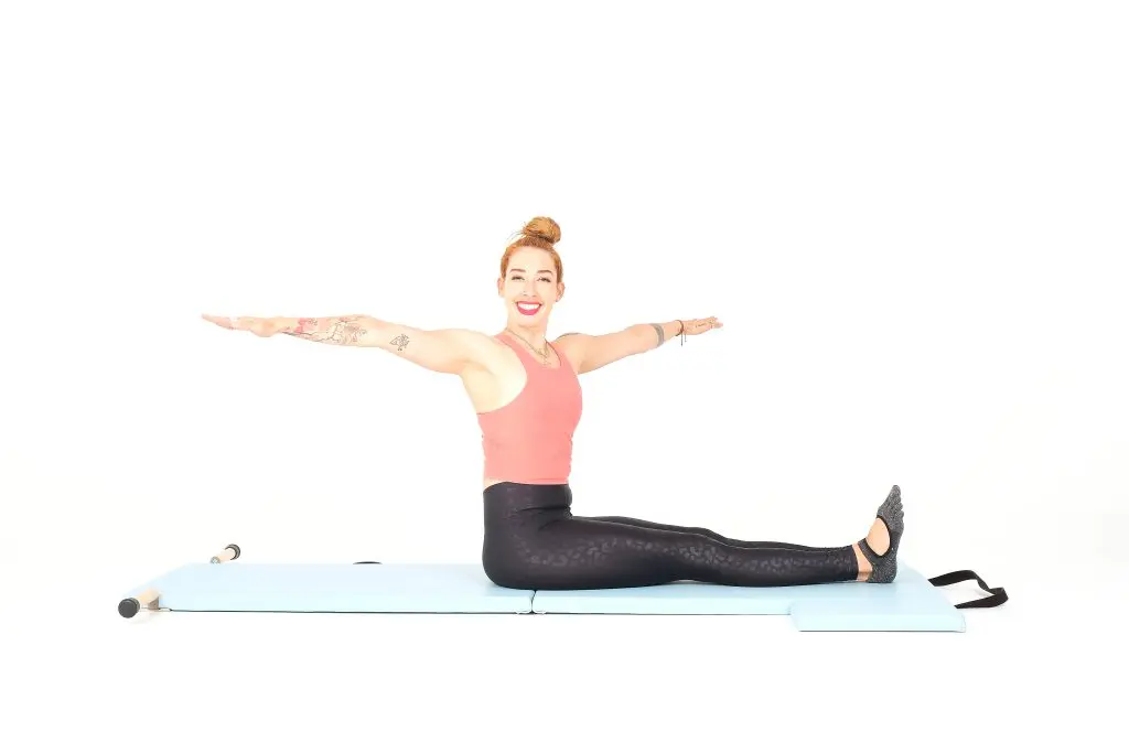 spine twist on the mat online pilates classes